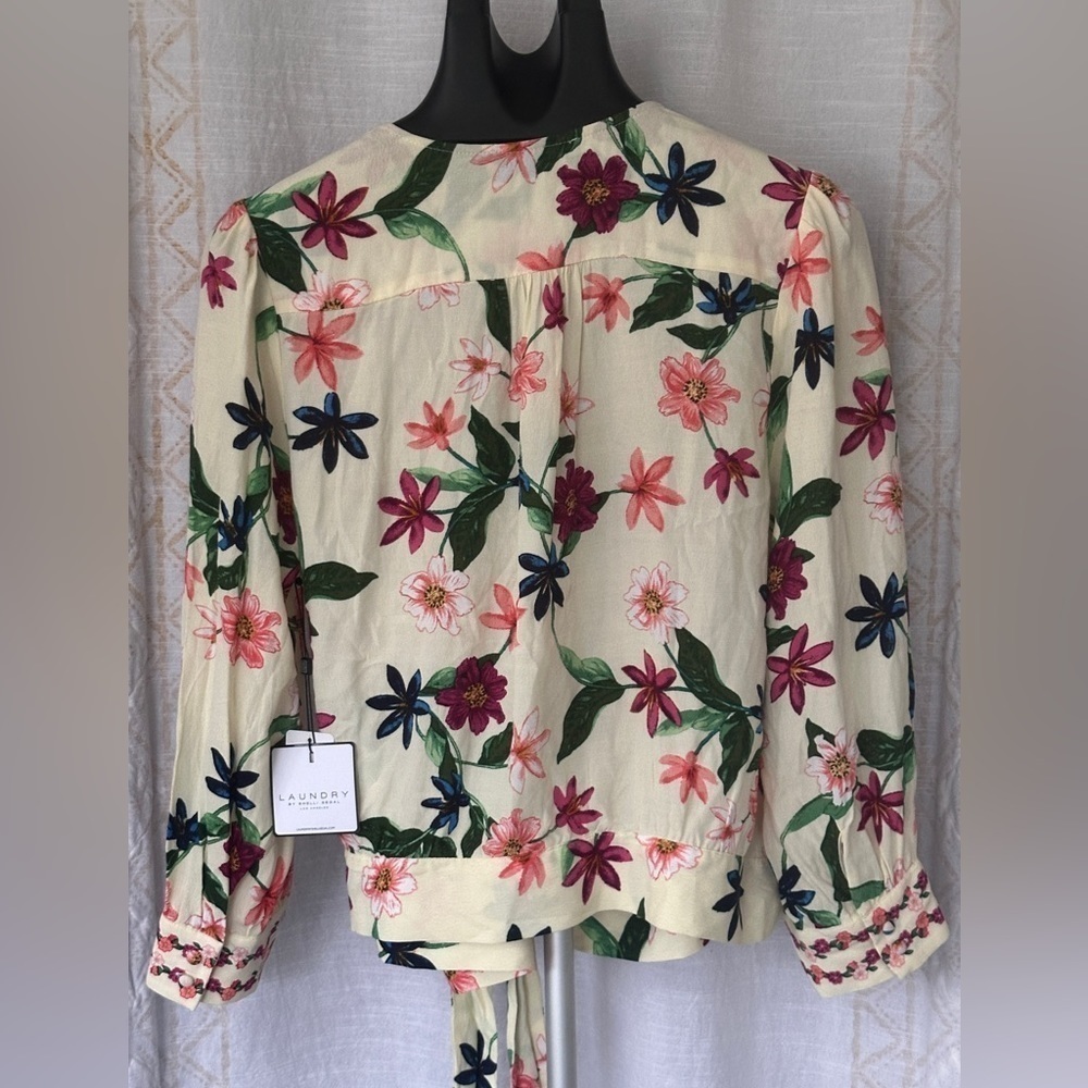 Laundry By Shelli Segal Floral Cropped Top NWT vanilla custard wrap - Picture 4 of 7